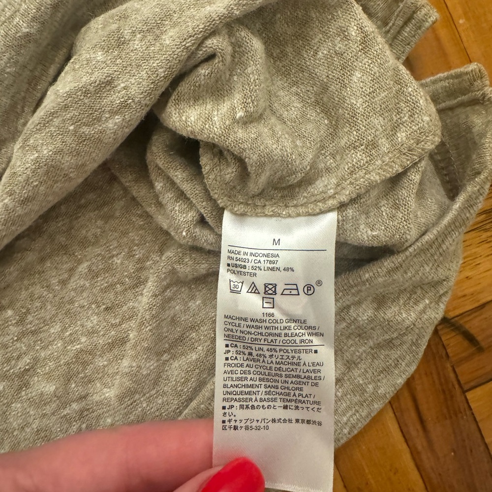 Banana Republic Men's Light Brown Henley Tee - NWT - Picture 5 of 5
